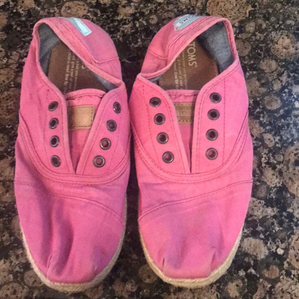 Toms pink shoe size 7